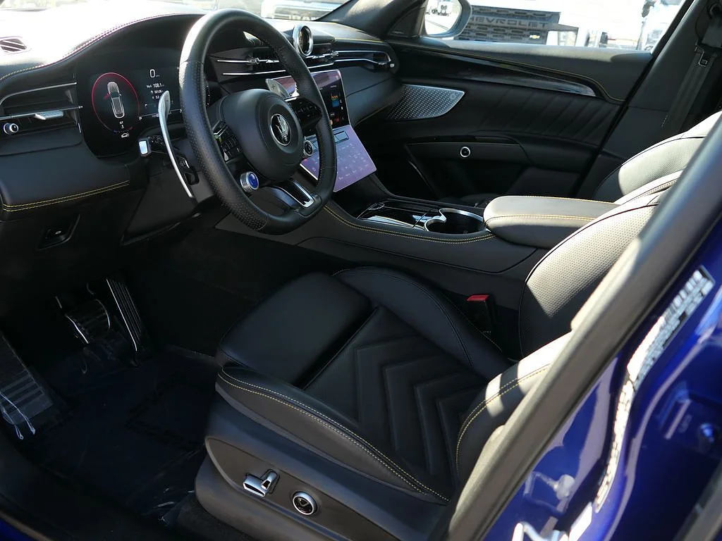 Used 2024  Maserati Trofeo image 11