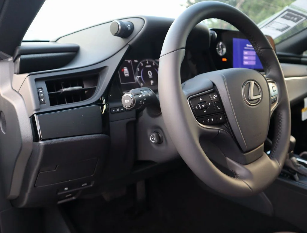 Used 2025 Beige Lexus 350 image 30