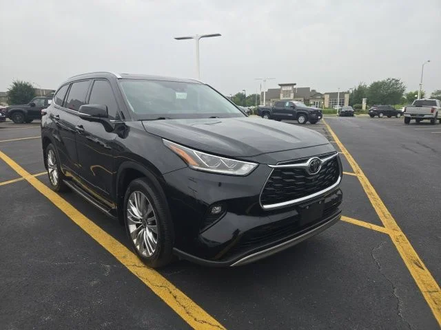 2024 Toyota Highlander Platinum