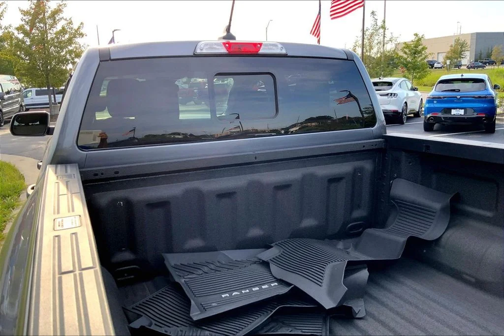 Used 2025 Gray Ford XLT image 6