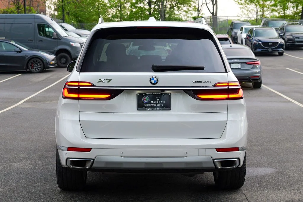 Used 2023 Mineral White Metallic BMW xDrive40i image 6