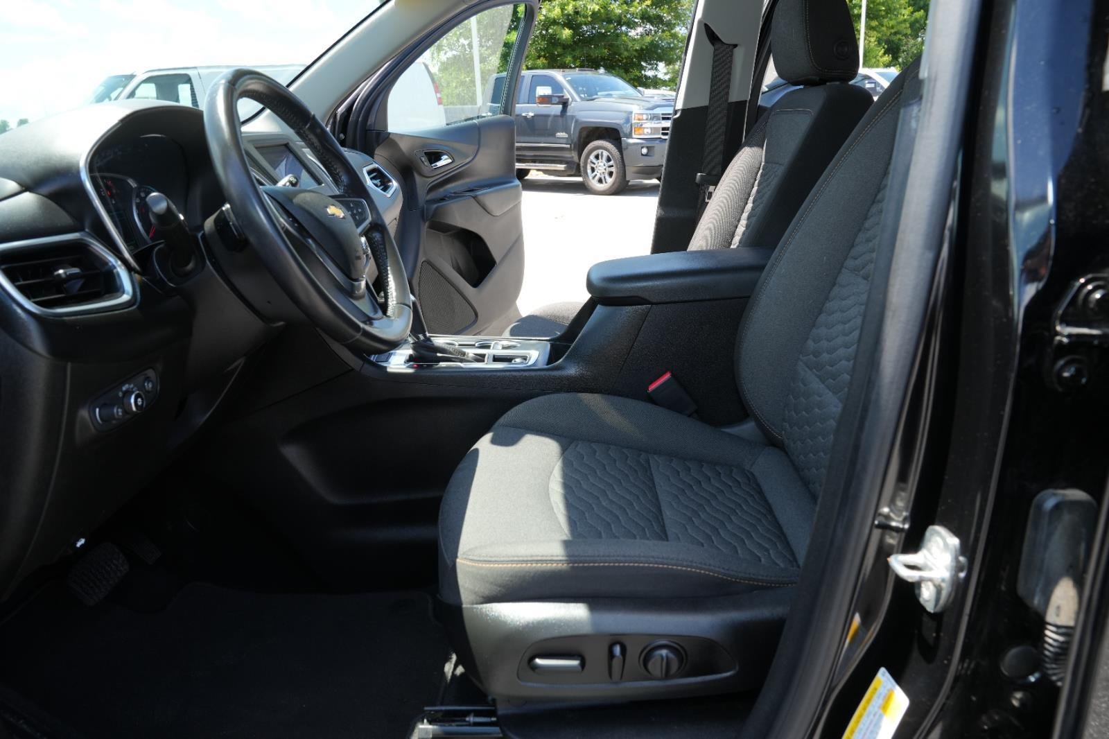 Used 2021 MOSAIC BLACK METALLIC Chevrolet LT image 18