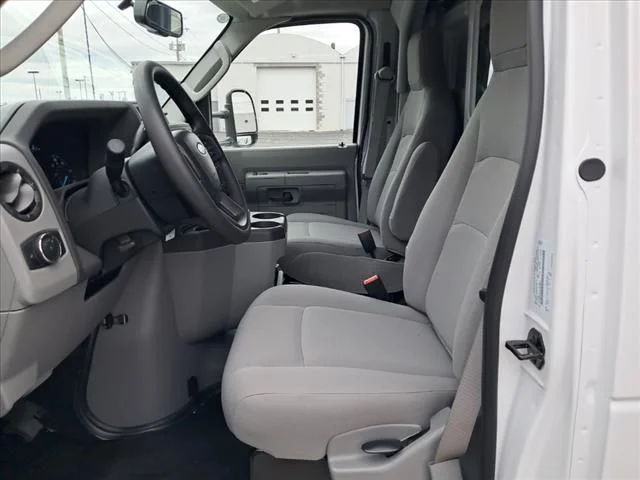 2025 Ford E-Series Cutaway Base - Photo 6