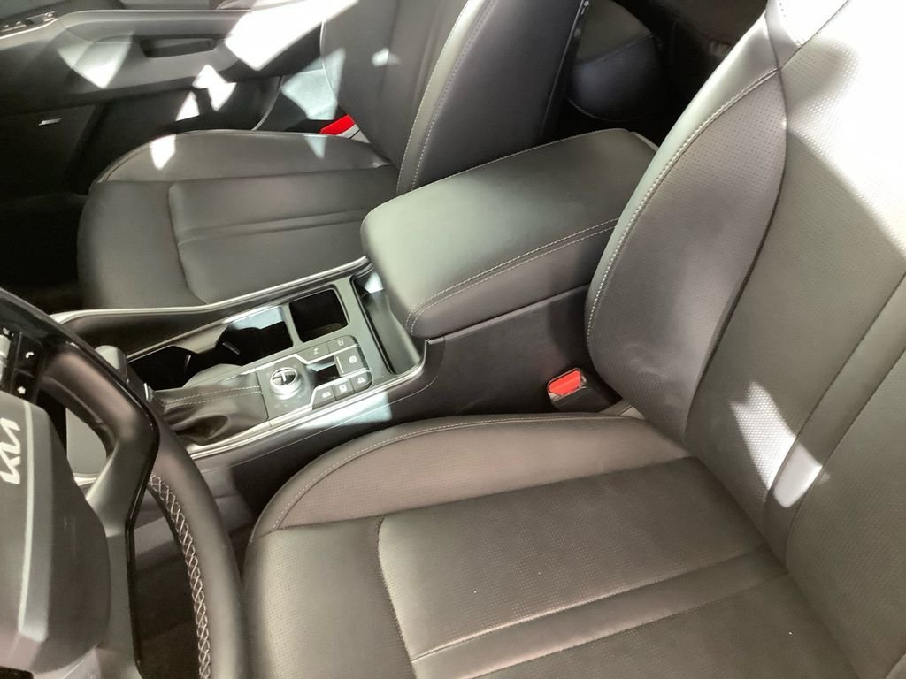 Used 2026 Green Kia X-Line EX image 8