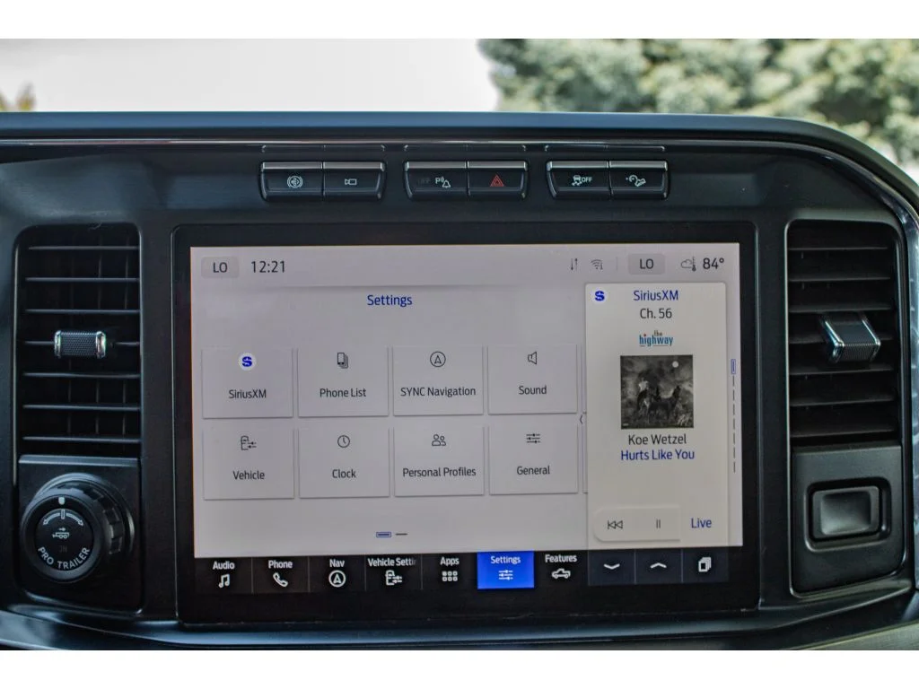 Used 2023 AGATE BLACK Ford LARIAT image 48