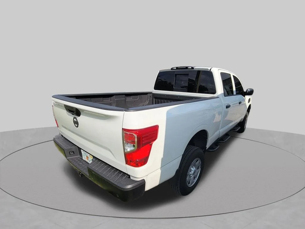 Used 2021 White Nissan S image 6