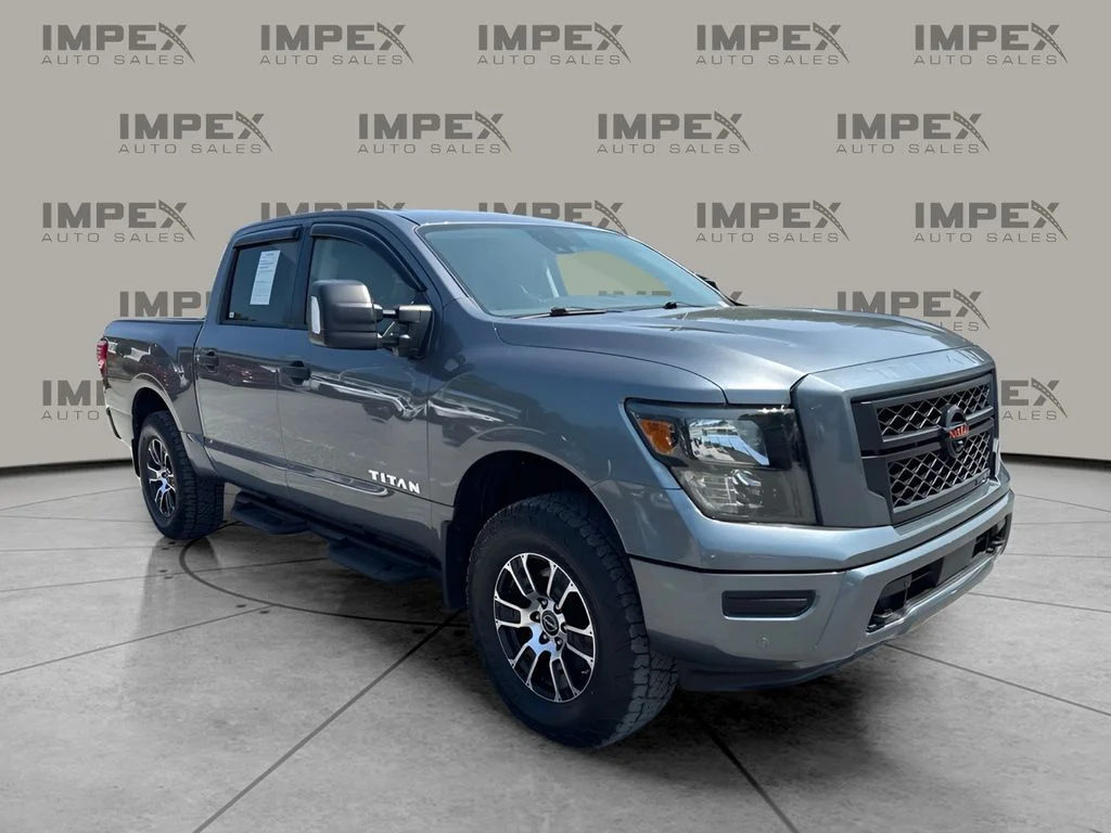 Used 2024 Gray Nissan SV image 4