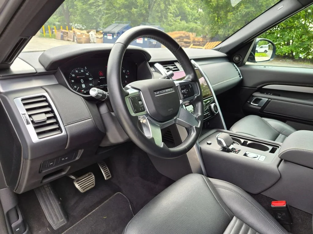 Used 2022 Gray Land Rover S R-Dynamic image 15