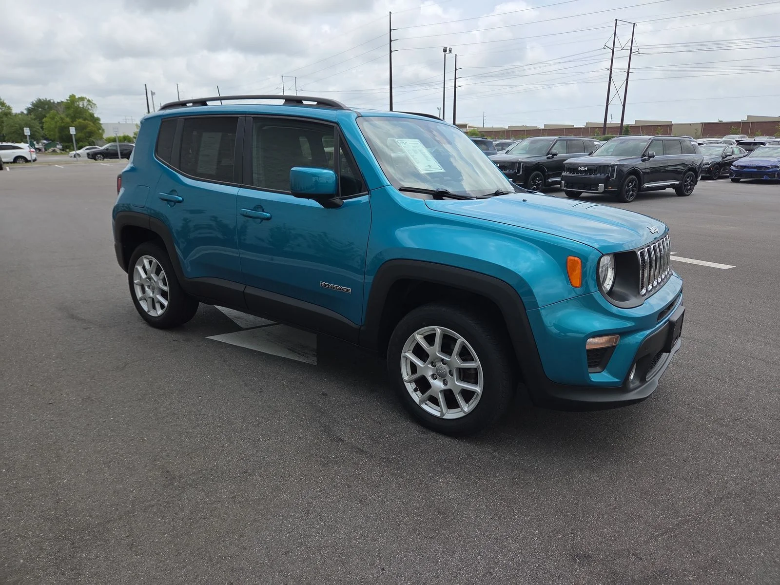 Used 2021 Bikini Metallic Clearcoat Jeep Latitude image 8