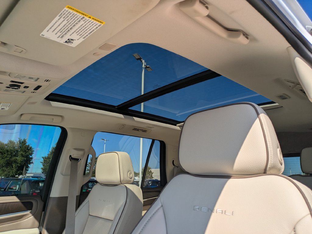 Used 2022 White GMC Denali image 13