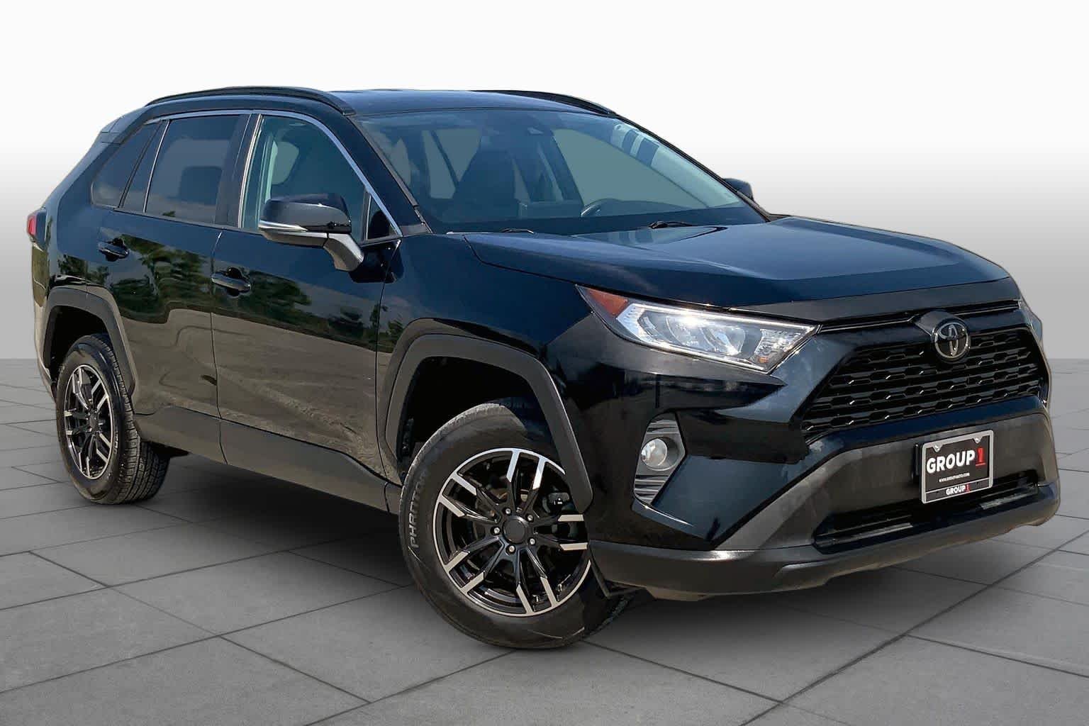 Used 2020 Midnight Black Metallic Toyota XLE image 3