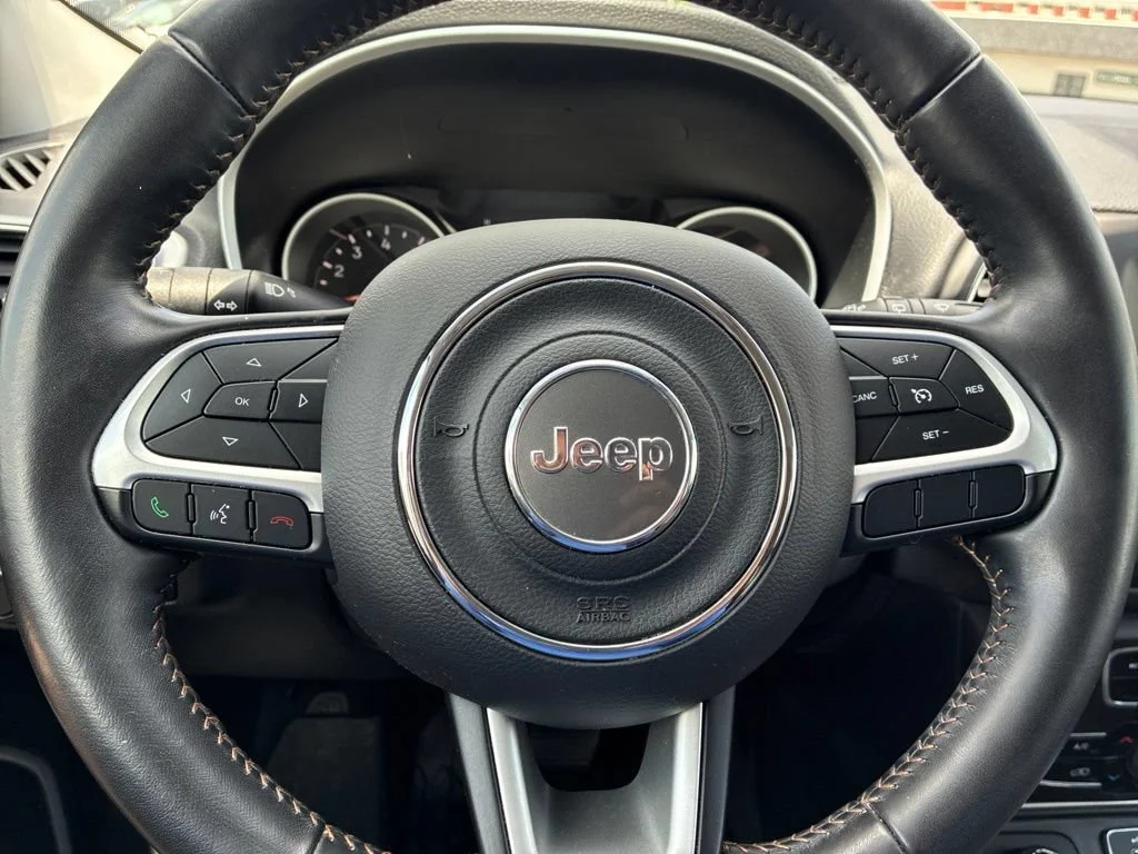 Used 2019 White Clearcoat Jeep Latitude image 28
