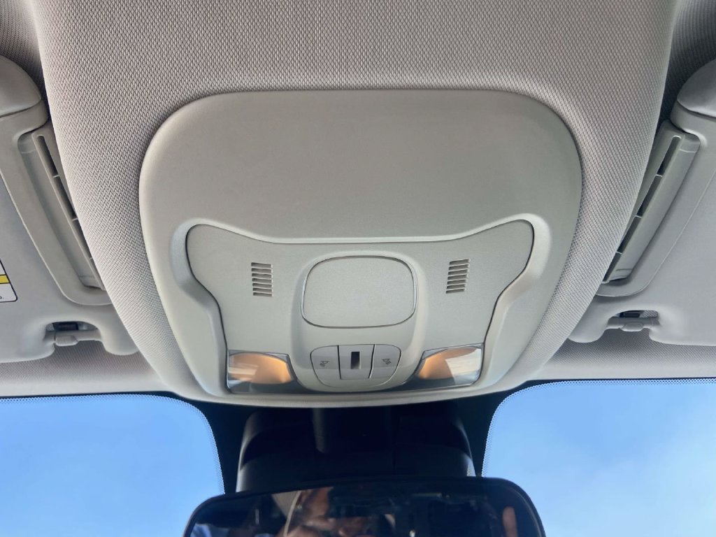 Used 2018 Gray Jeep Altitude image 25