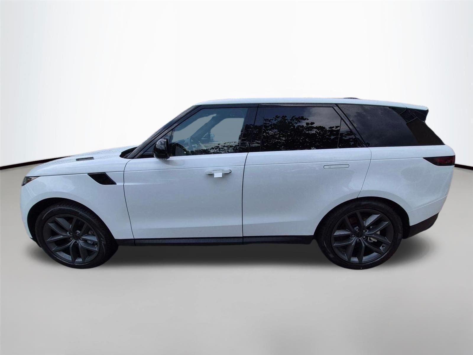 New 2026 Fuji White LAND ROVER SE image 8