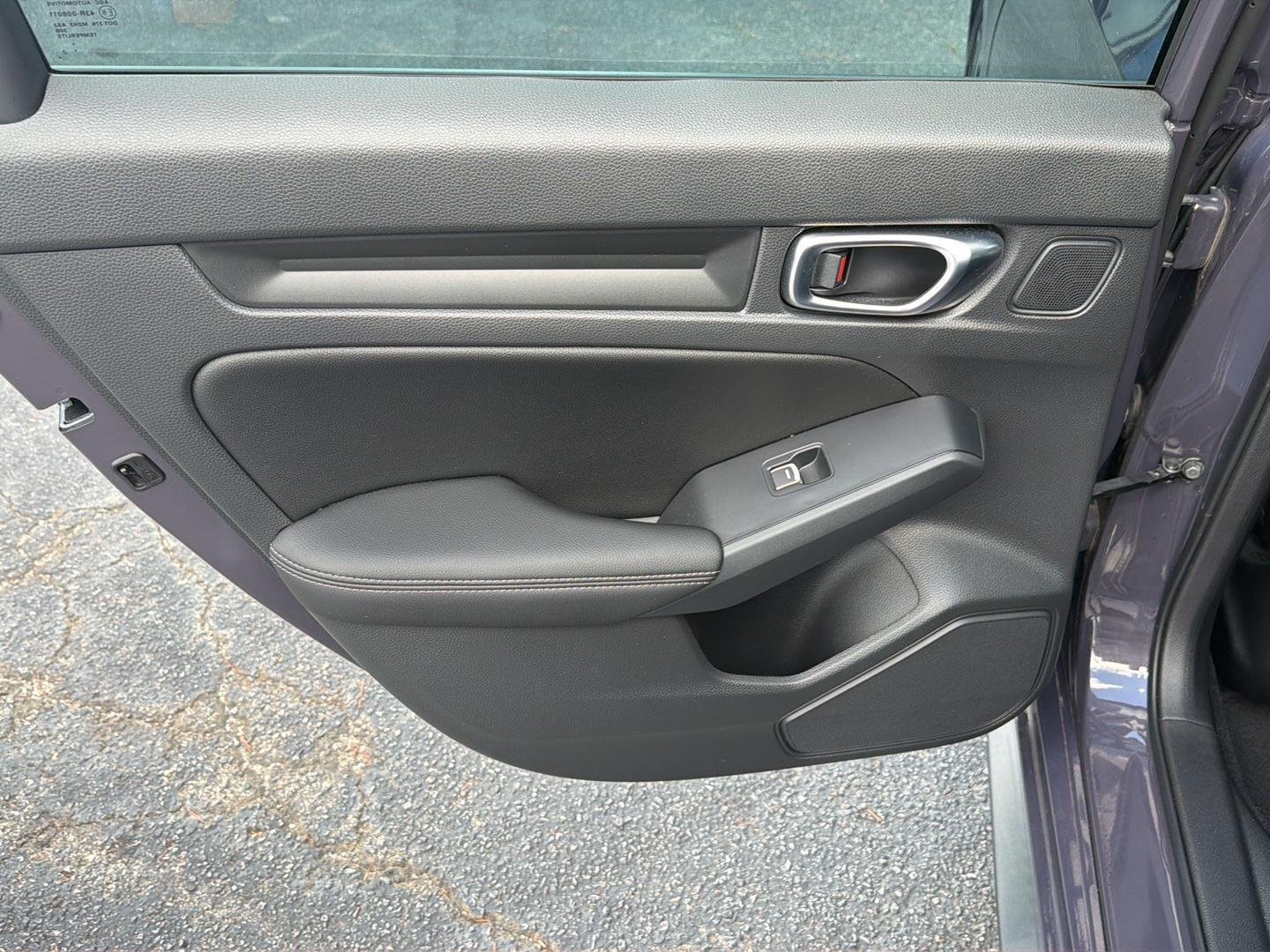 Used 2023 Smokey Mauve Pearl Honda EX-L image 17