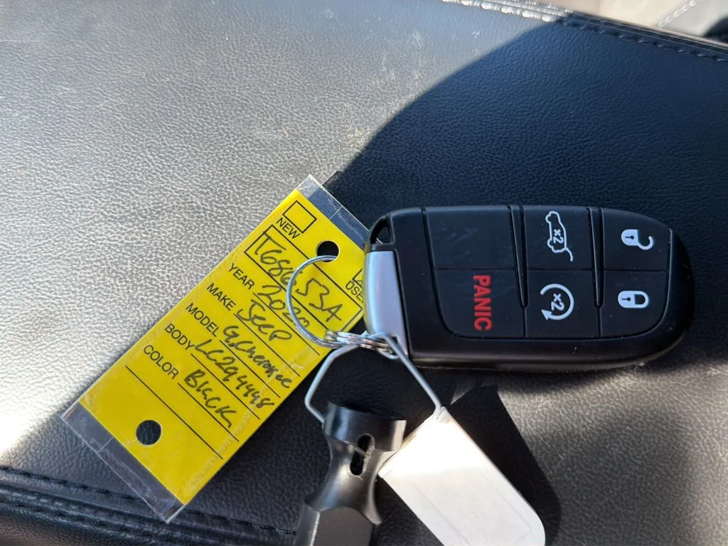Used 2020 Black Jeep Altitude image 9