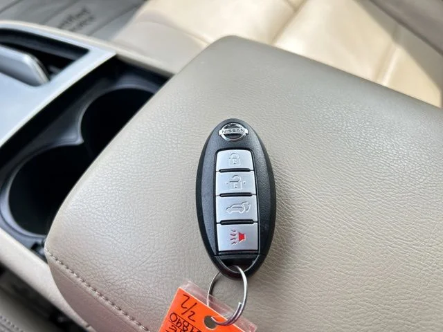 Used 2012 White Nissan SL image 48