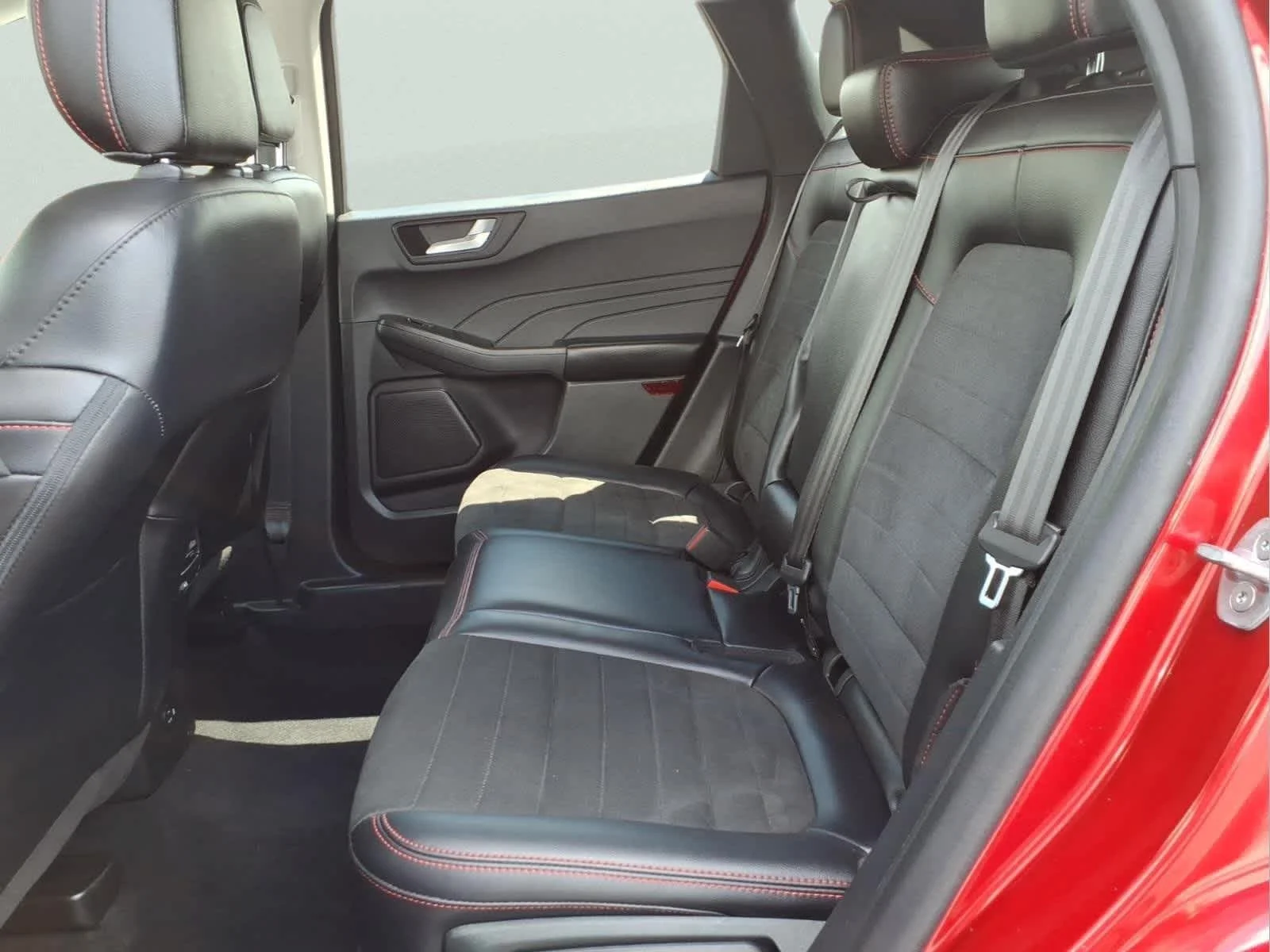 Used 2022 Rapid Red Metallic Tinted Clearcoat Ford SEL image 29