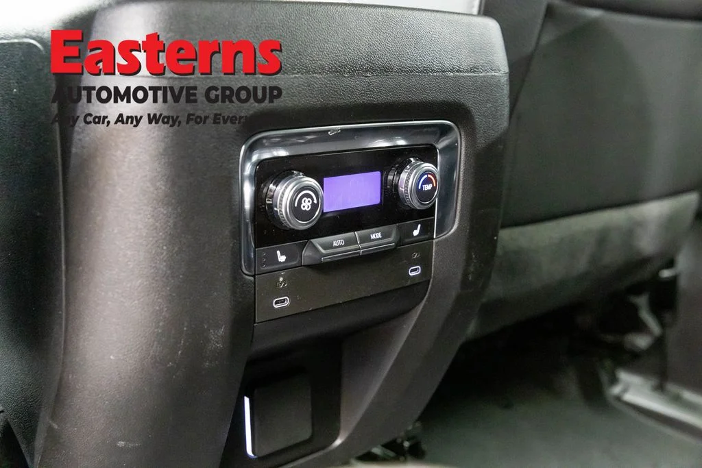 Used 2025 White GMC Denali image 25