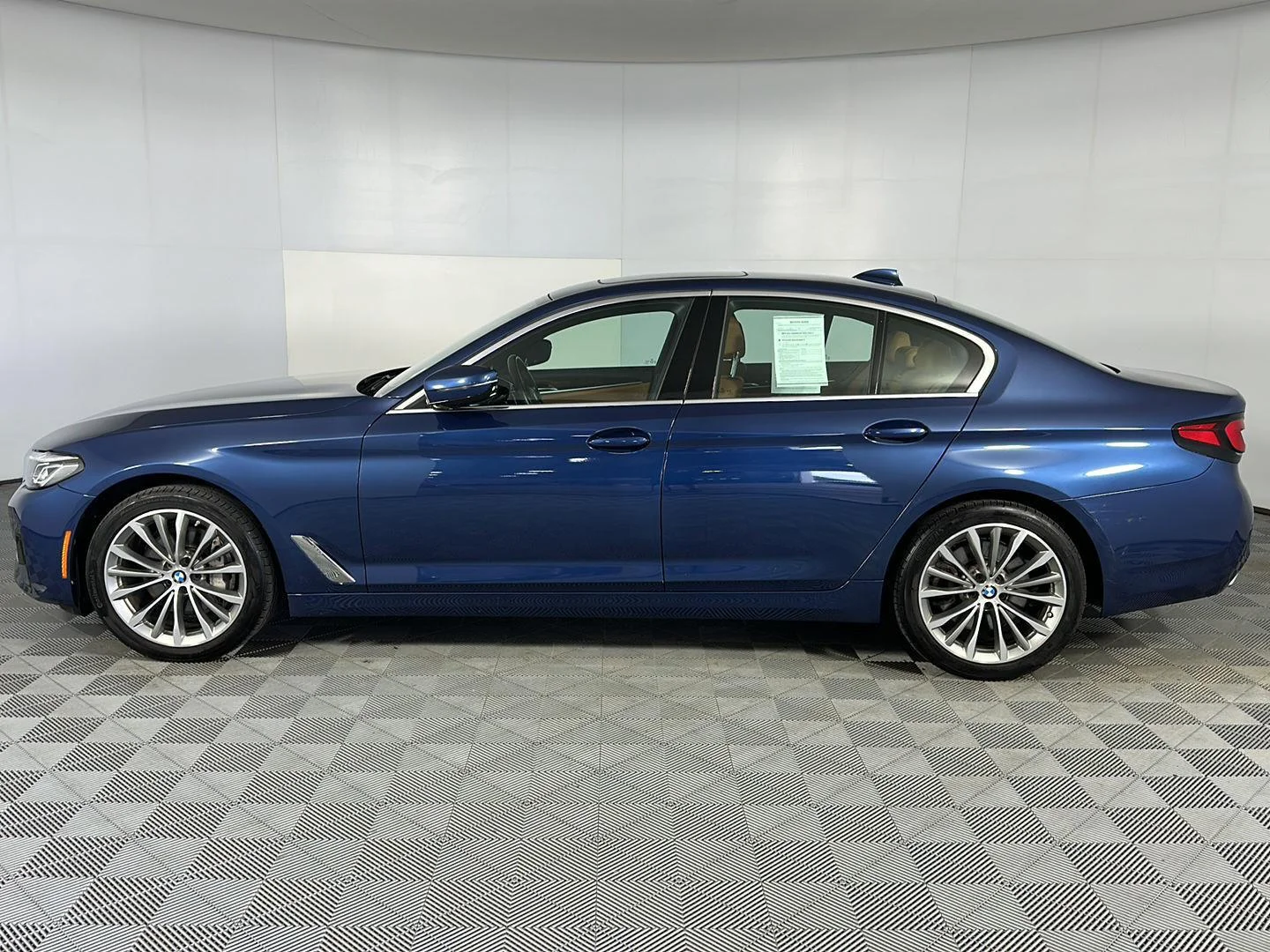 Used 2022 Phytonic Blue Metallic BMW 540i xDrive image 7