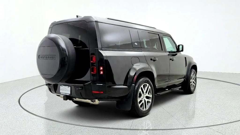 Used 2024 Santorini Black Metallic Land Rover 130 P400 X-Dynamic SE image 5