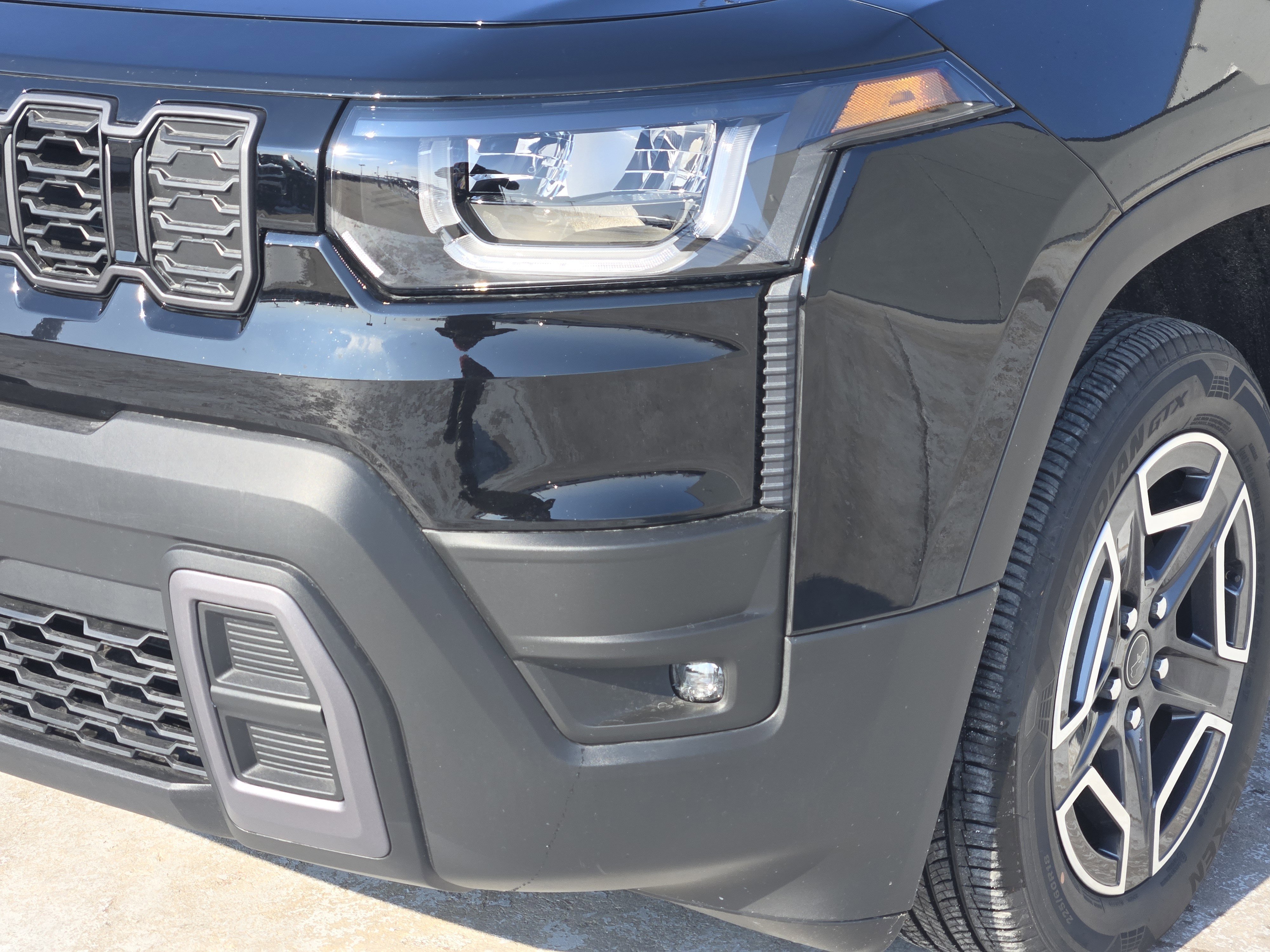 New 2026 Diamond Black Crystal Pearlcoat Jeep Limited image 6