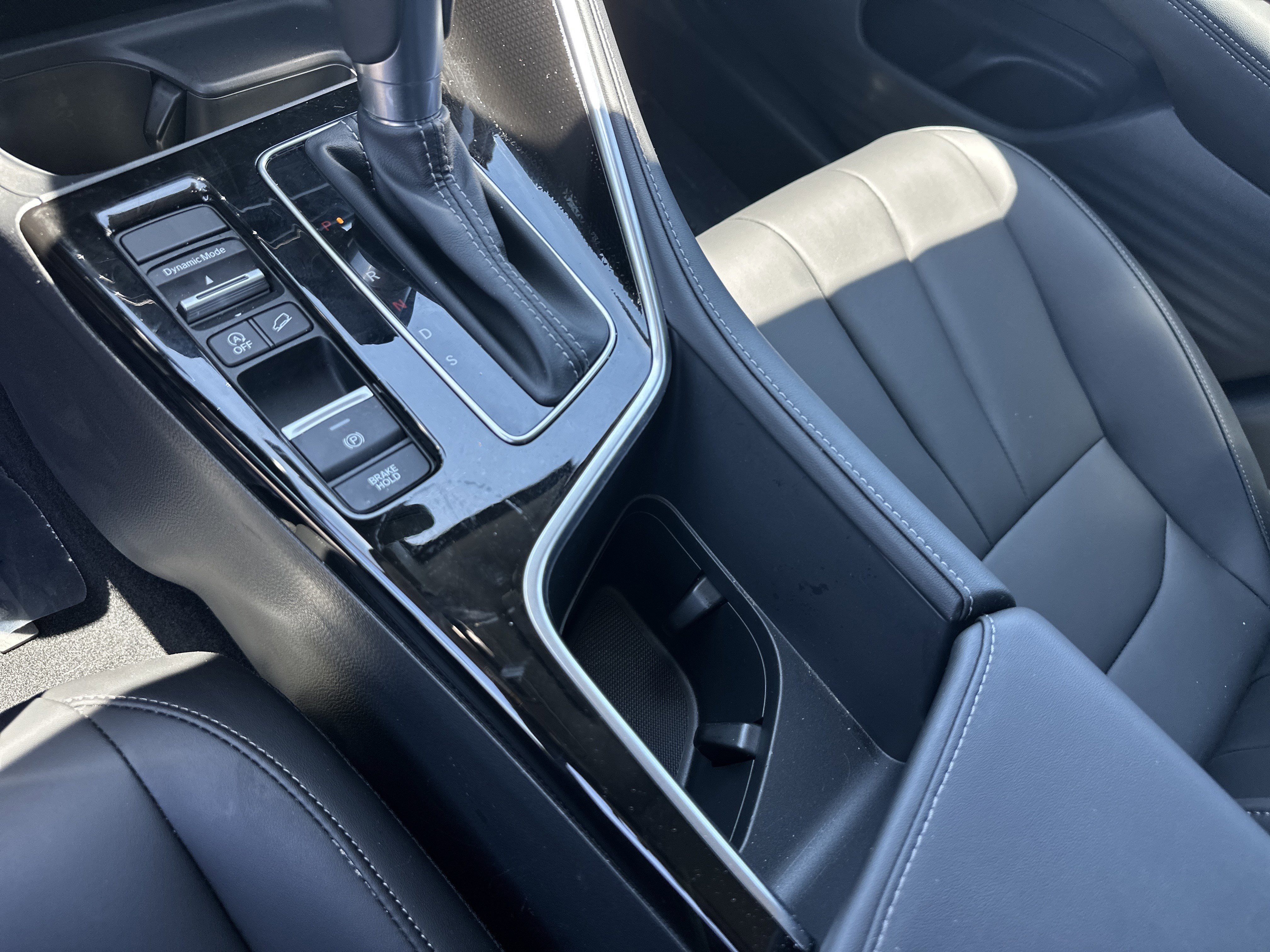 Used 2025 Platinum White Pearl Acura Base image 34