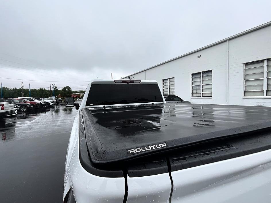 Used 2021 White GMC AT4 image 16