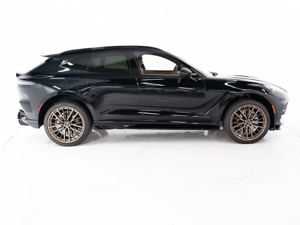 New 2026 Q Oberon Black Aston Martin 707 image 6