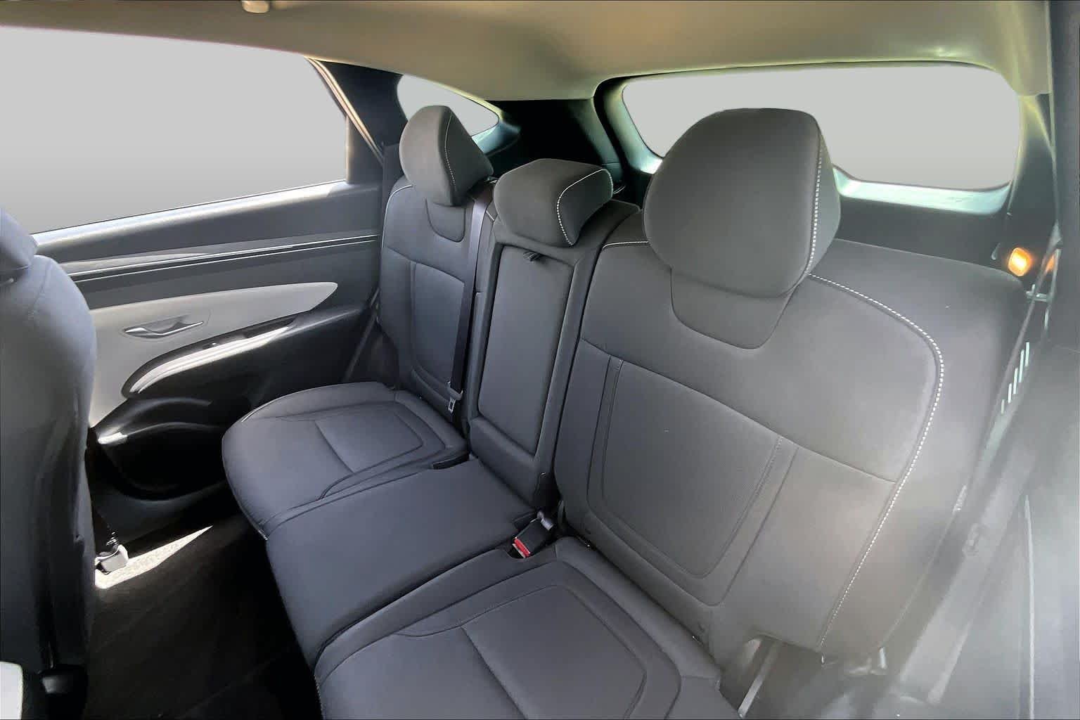 Used 2024 Hampton Gray Hyundai SE image 19