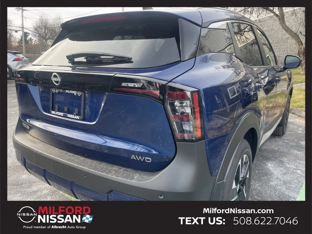 Used 2025 Blue Nissan SV image 4