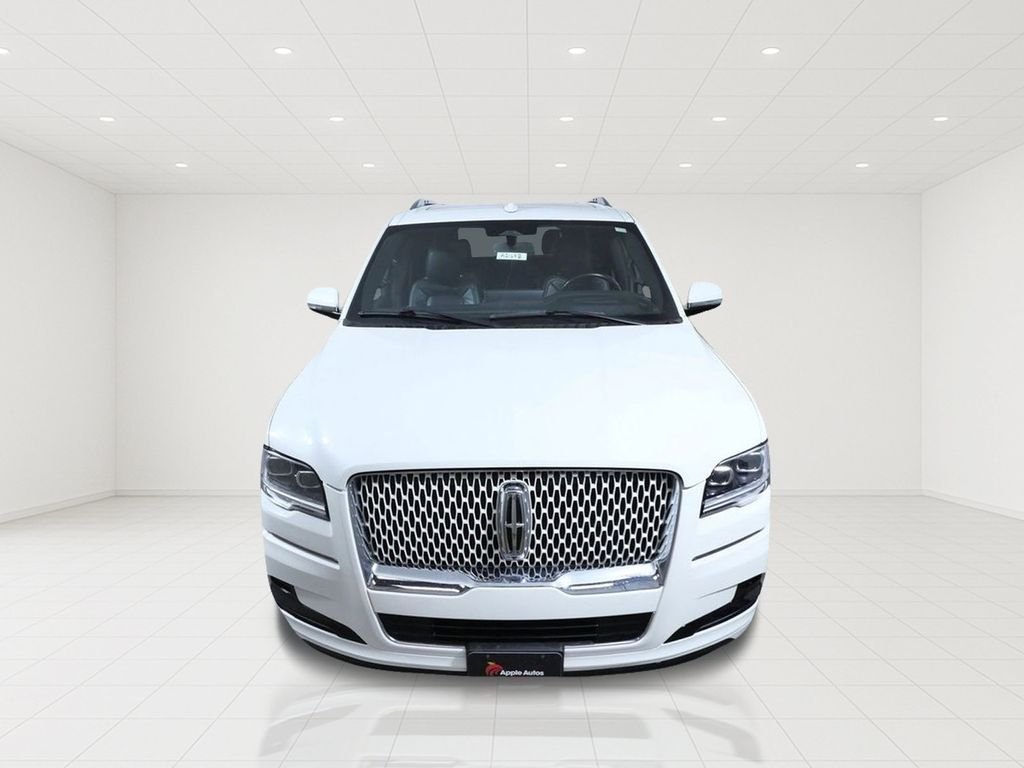 Used 2023 White Lincoln Reserve image 3