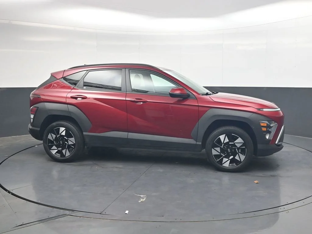 Used 2025 Red Hyundai SEL image 4