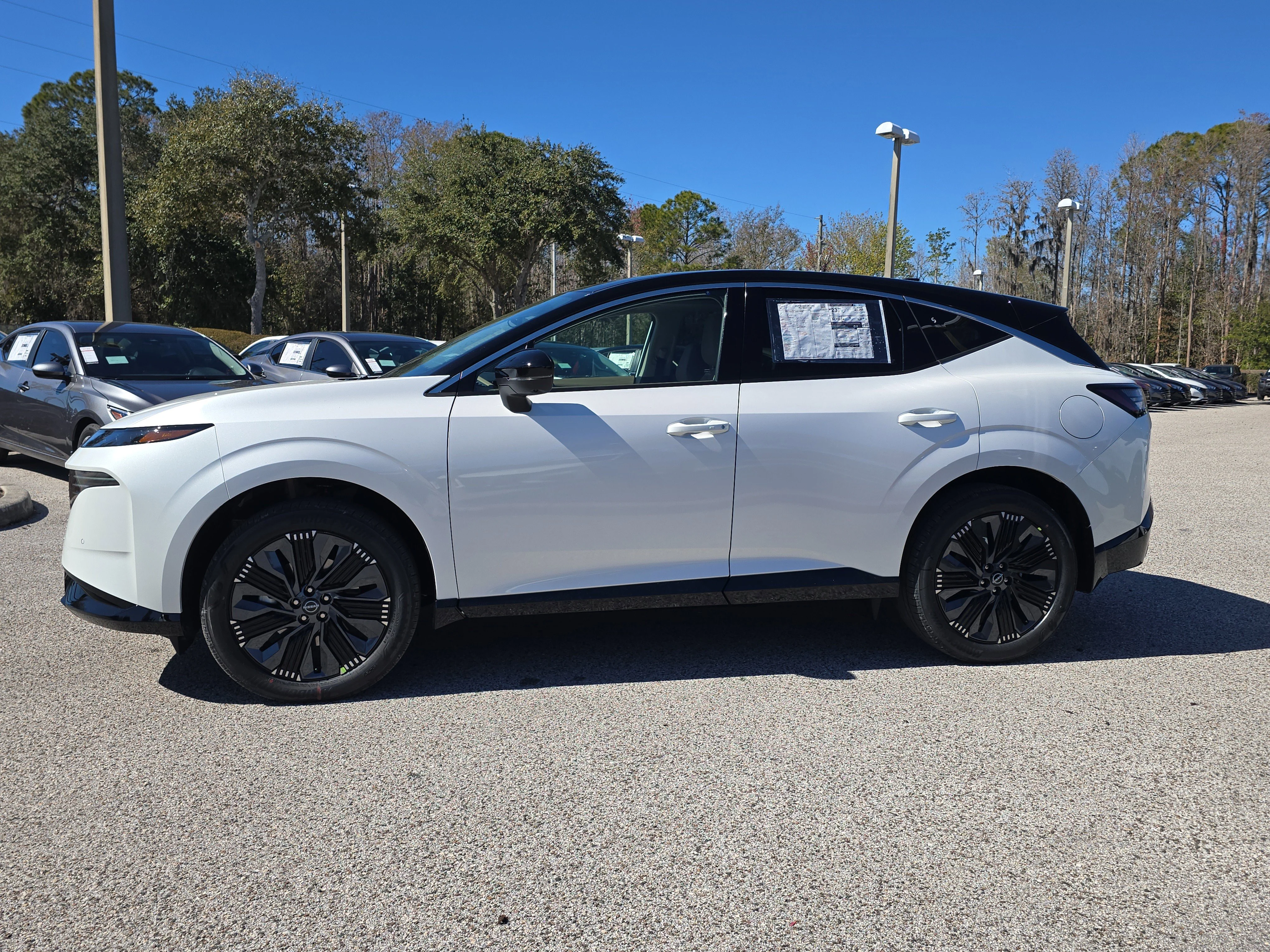 New 2026 Everest White Pearl TriCoat / Super Black Two-tone Nissan Platinum image 5