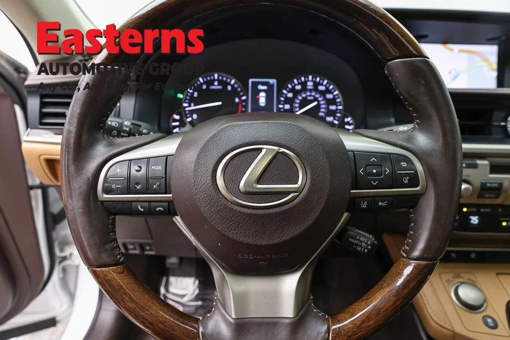 Used 2017 White Lexus 350 image 10