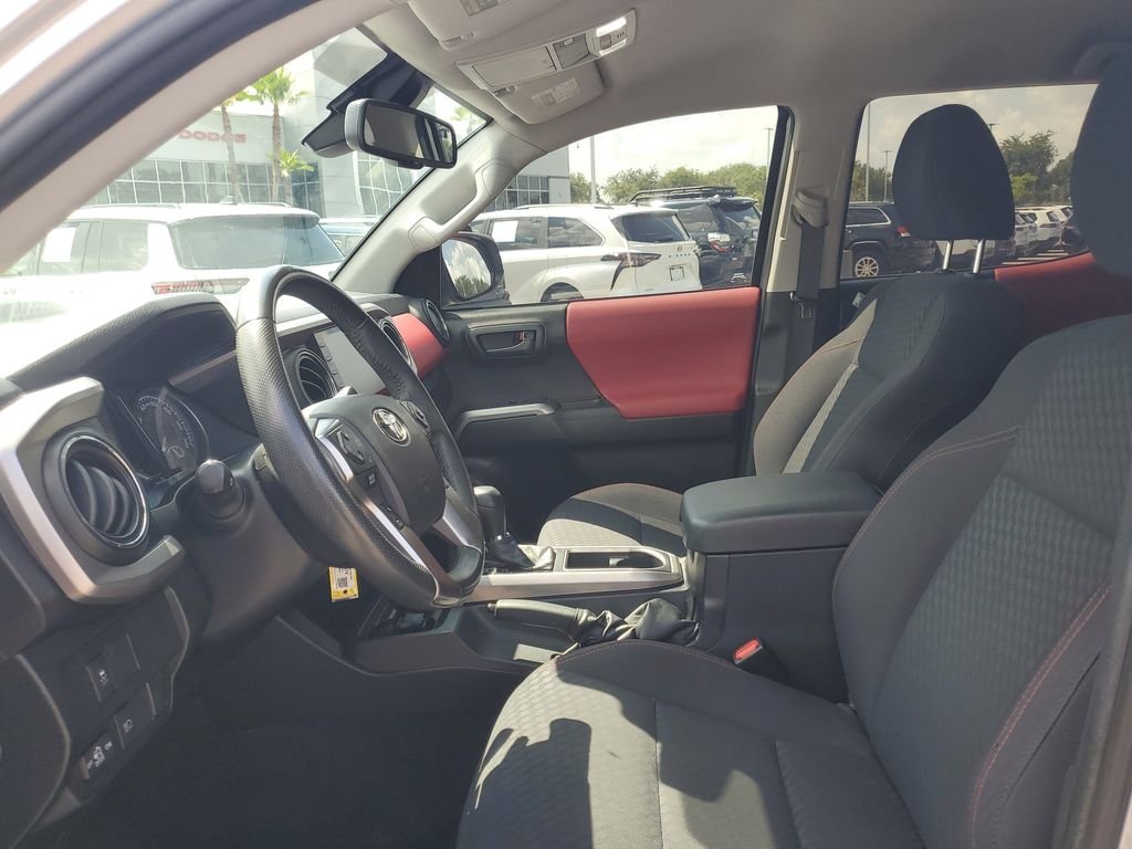 Used 2022 Silver Toyota SR5 image 11