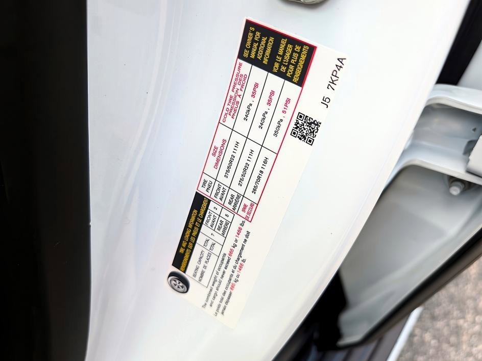 New 2026 Radiant White INFINITI LUXE image 25