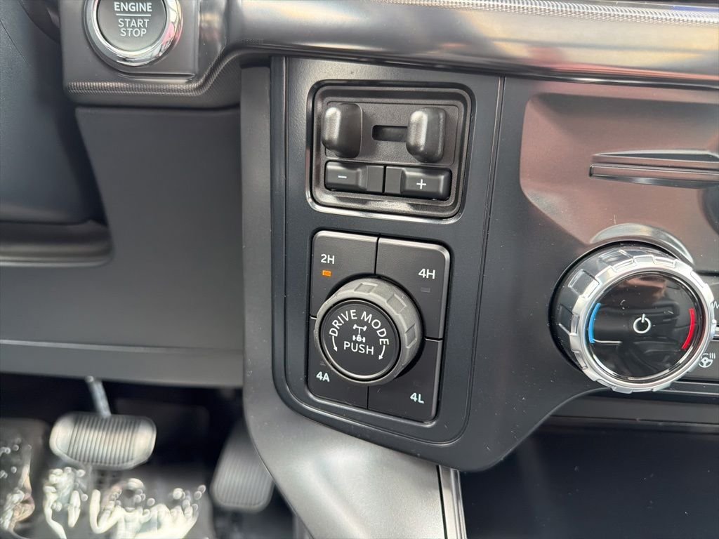 New 2026 Carbonized Gray Metallic Ford Lariat® image 33