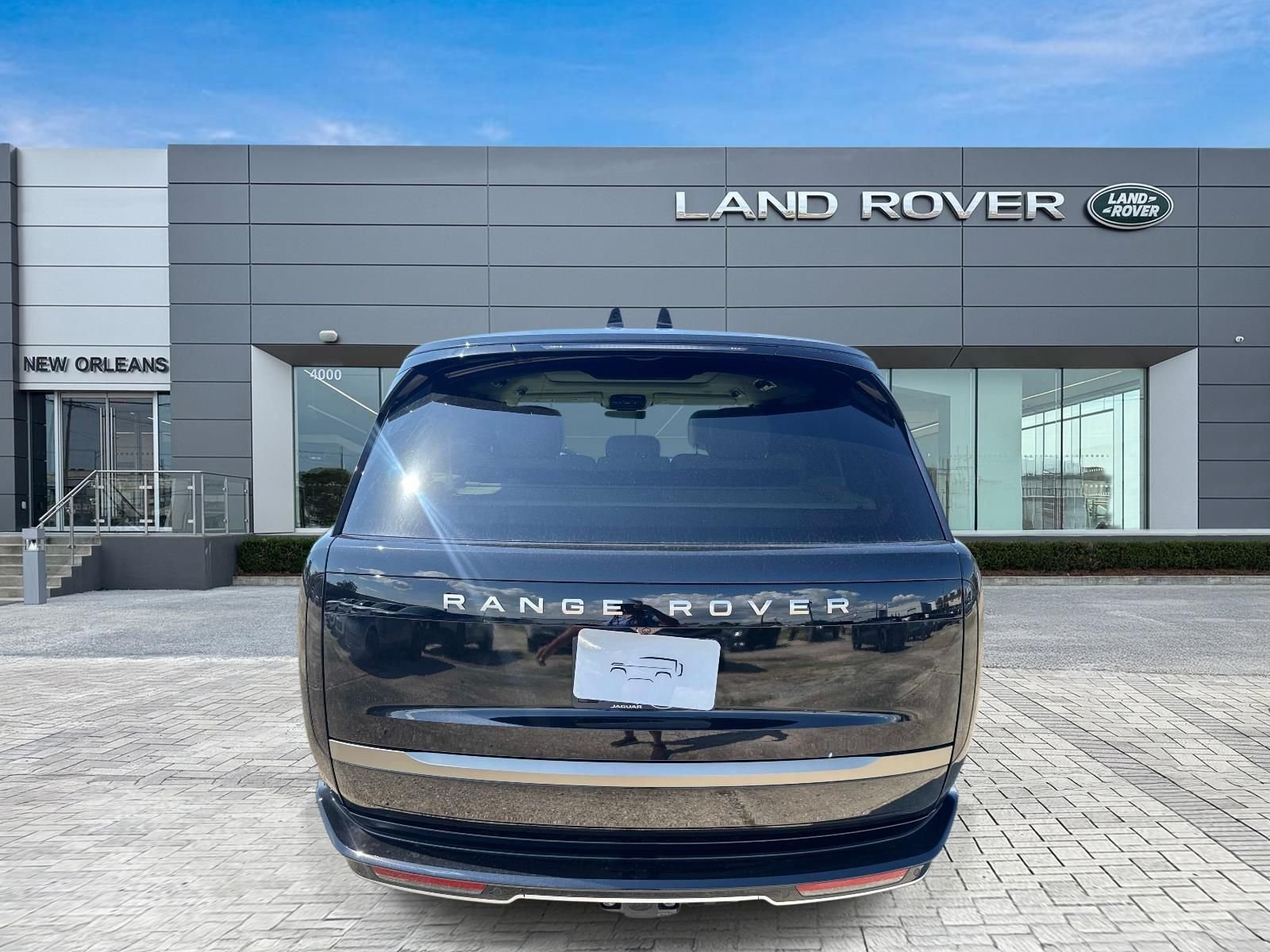 New 2026 Santorini Black Land Rover SE image 6