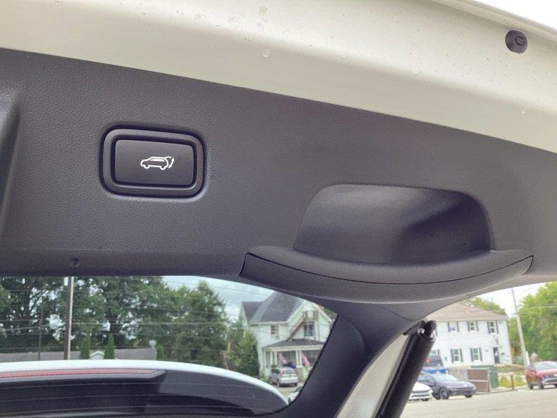 New 2026 White Hyundai SEL Convenience image 16