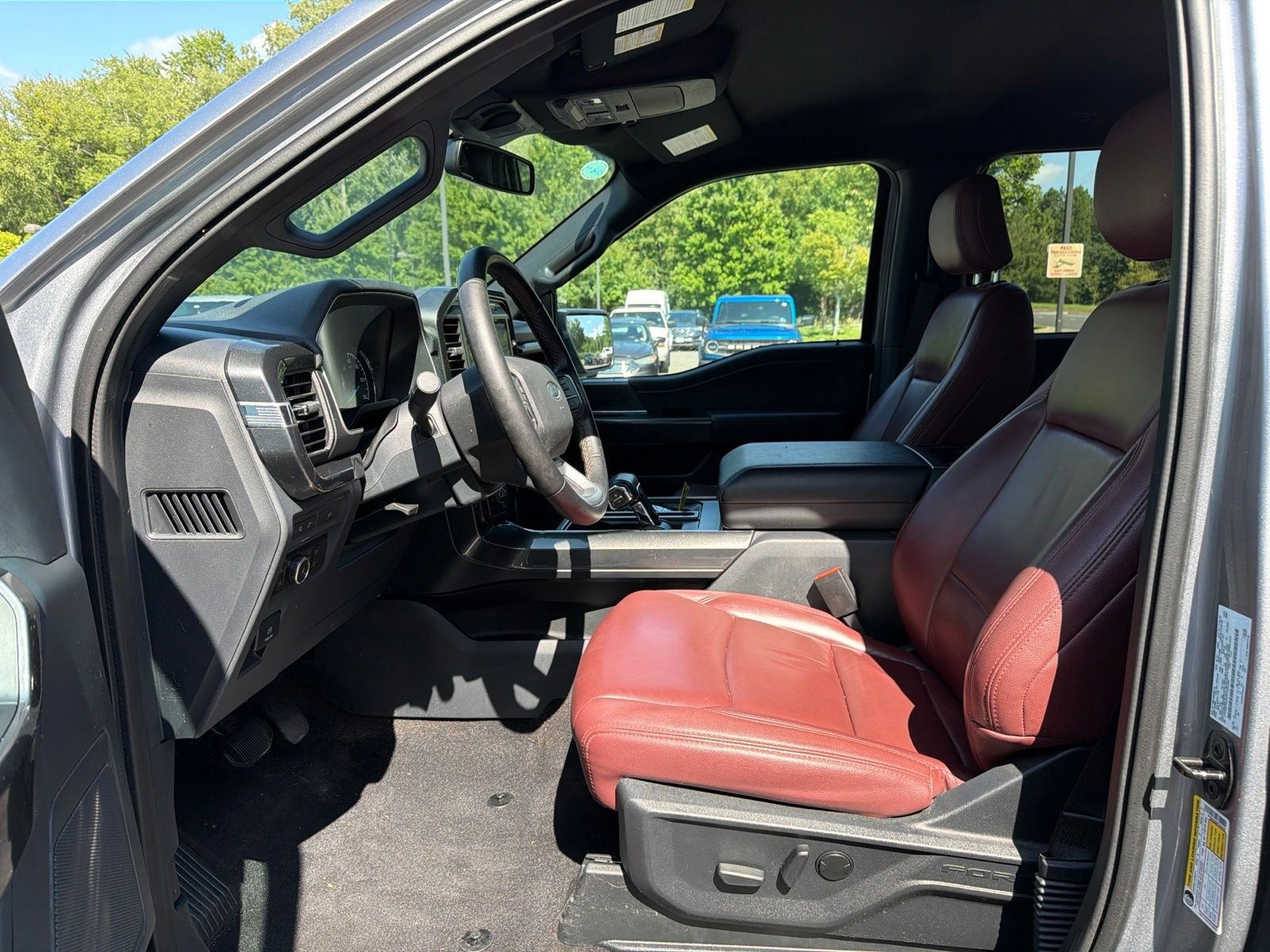 Used 2023 Silver Ford XLT image 9
