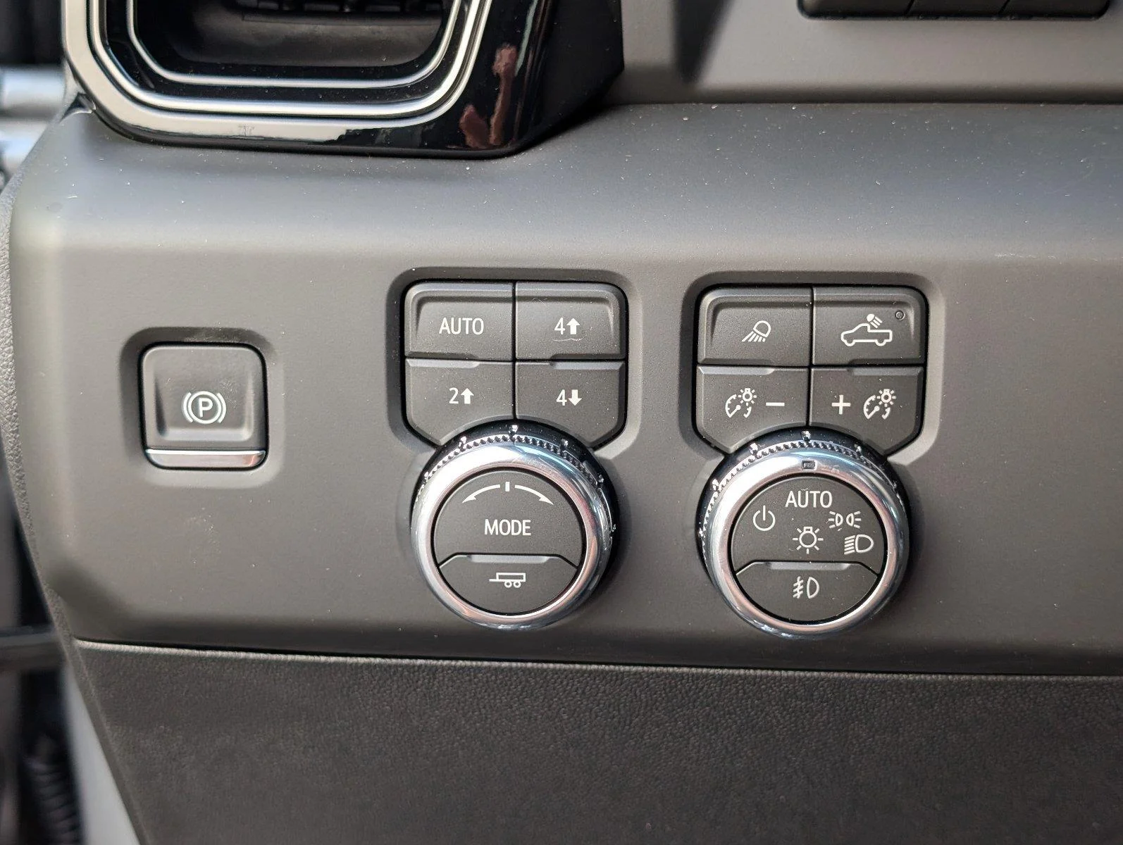 New 2026 Sterling Metallic GMC AT4 image 30