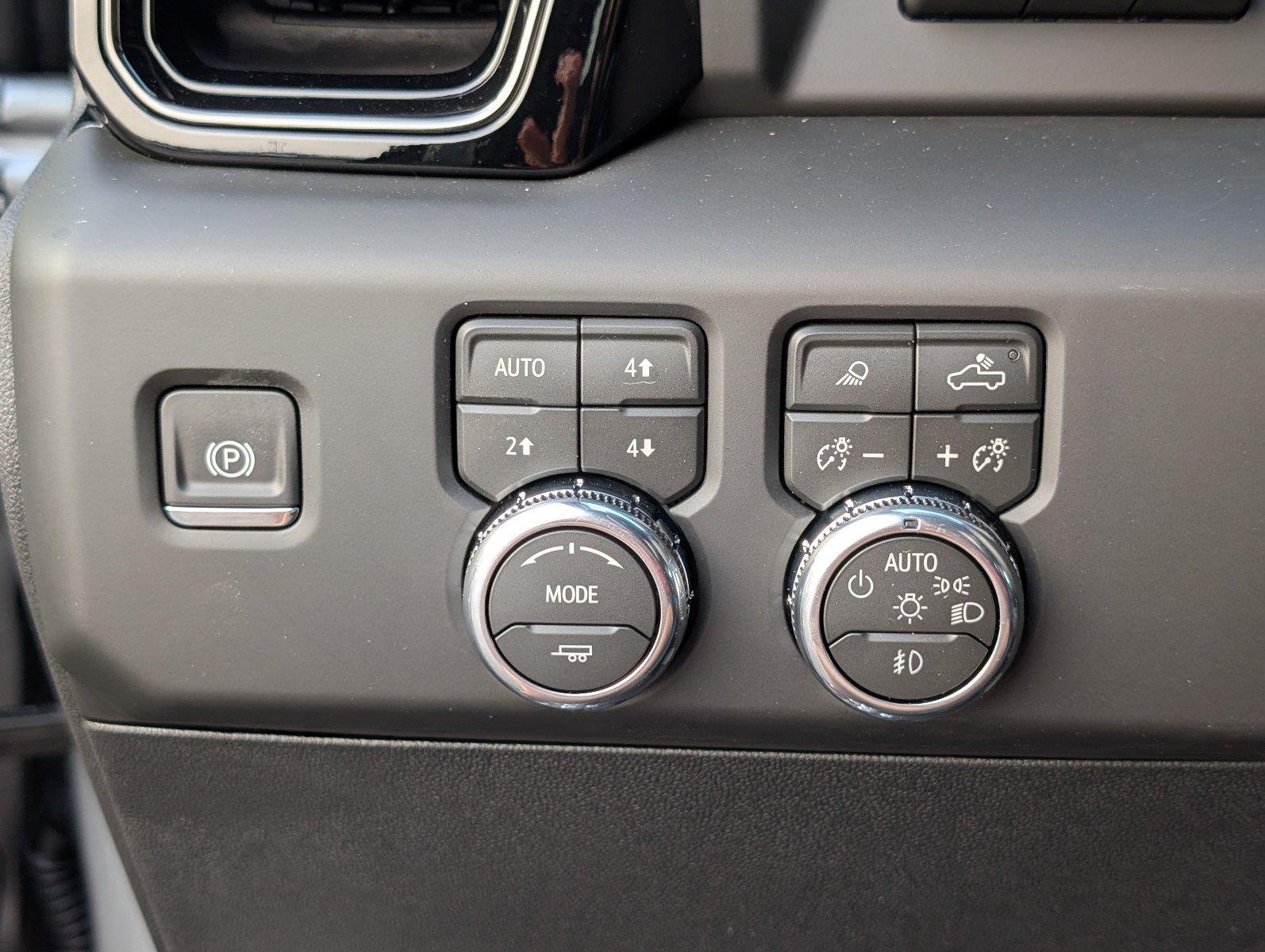 New 2026 Sterling Metallic GMC AT4 image 30