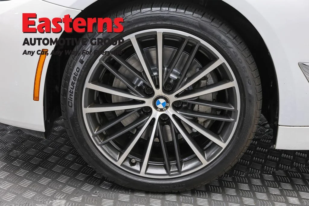 Used 2022 White BMW 530i xDrive image 35