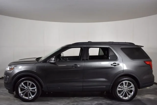 Used 2019 Gray Ford XLT image 4