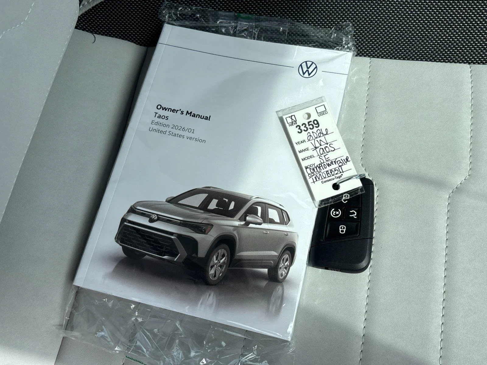 New 2026 Cornflower Blue Volkswagen SE image 41