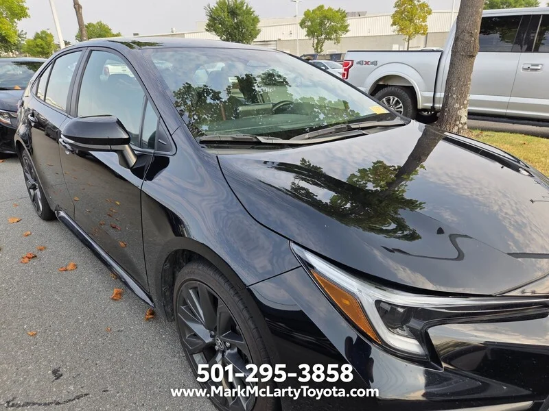 Used 2025 Midnight Black Metallic TOYOTA SE image 3