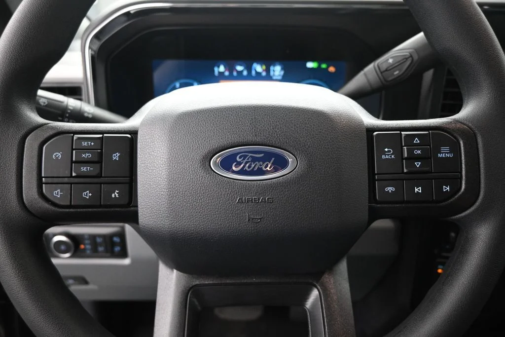 New 2026 Carbonized Gray Metallic Ford XLT image 11