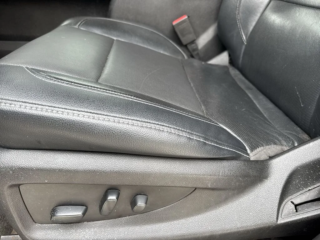 Used 2018 Blue Metallic GMC SLT image 40