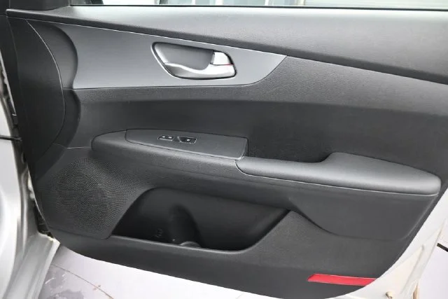 Used 2021 Silver Kia LXS image 13